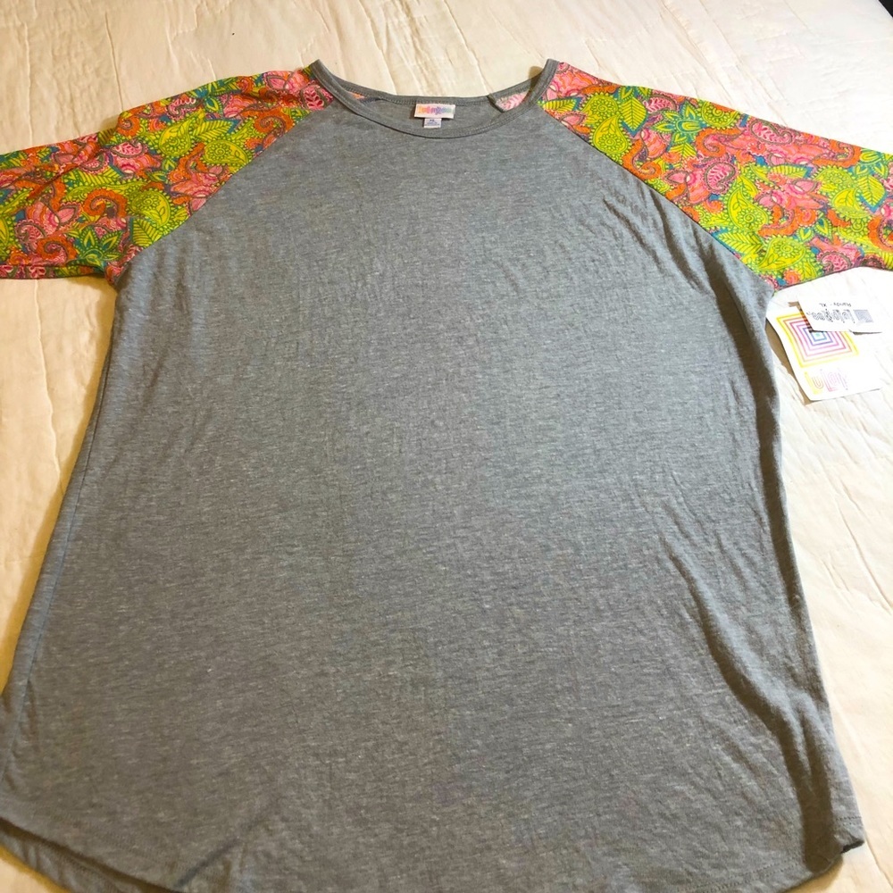 LulaRoe wonen’s pullover NWT size XL
